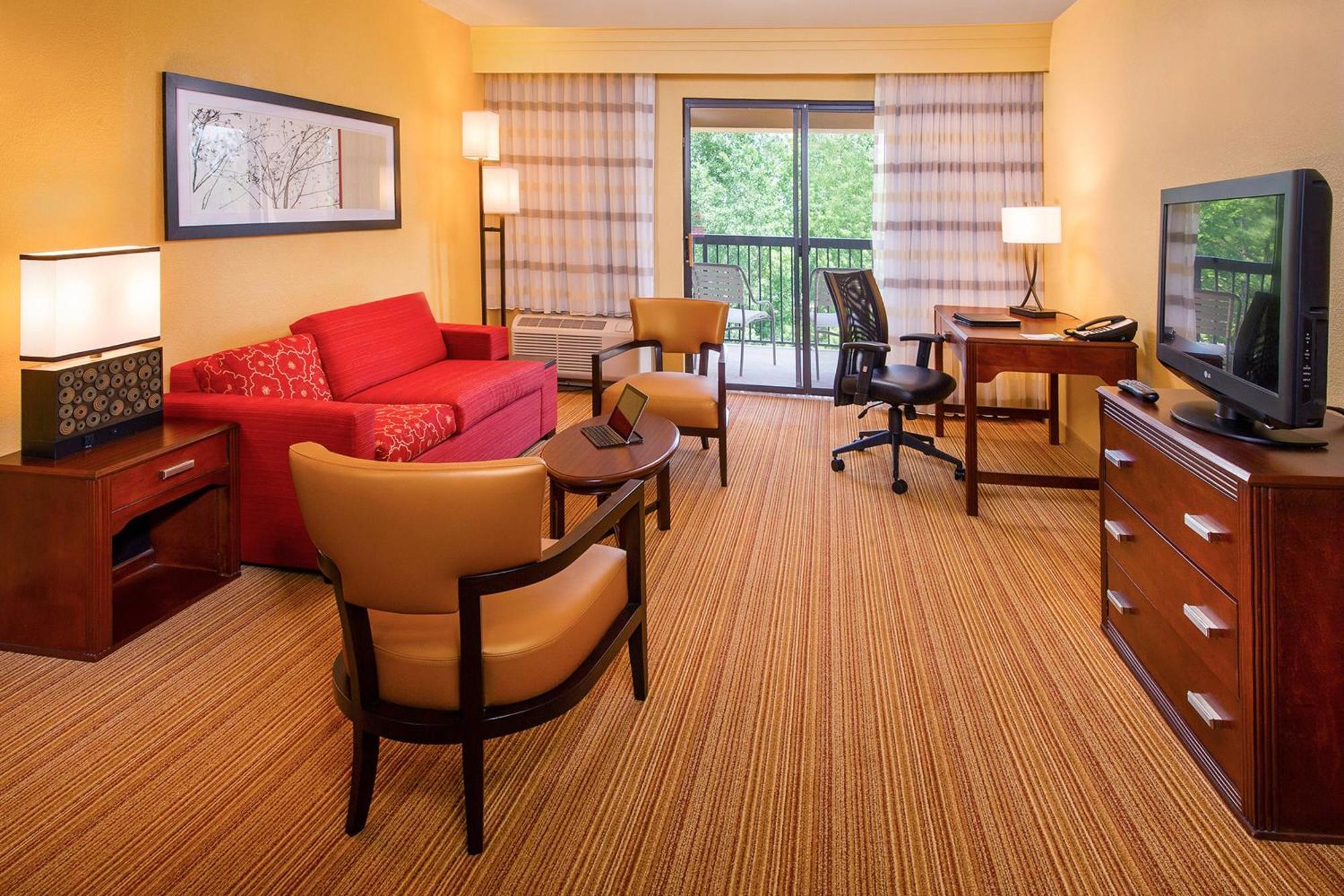 Отель Courtyard By Marriott North Charleston Airport Coliseum Экстерьер фото