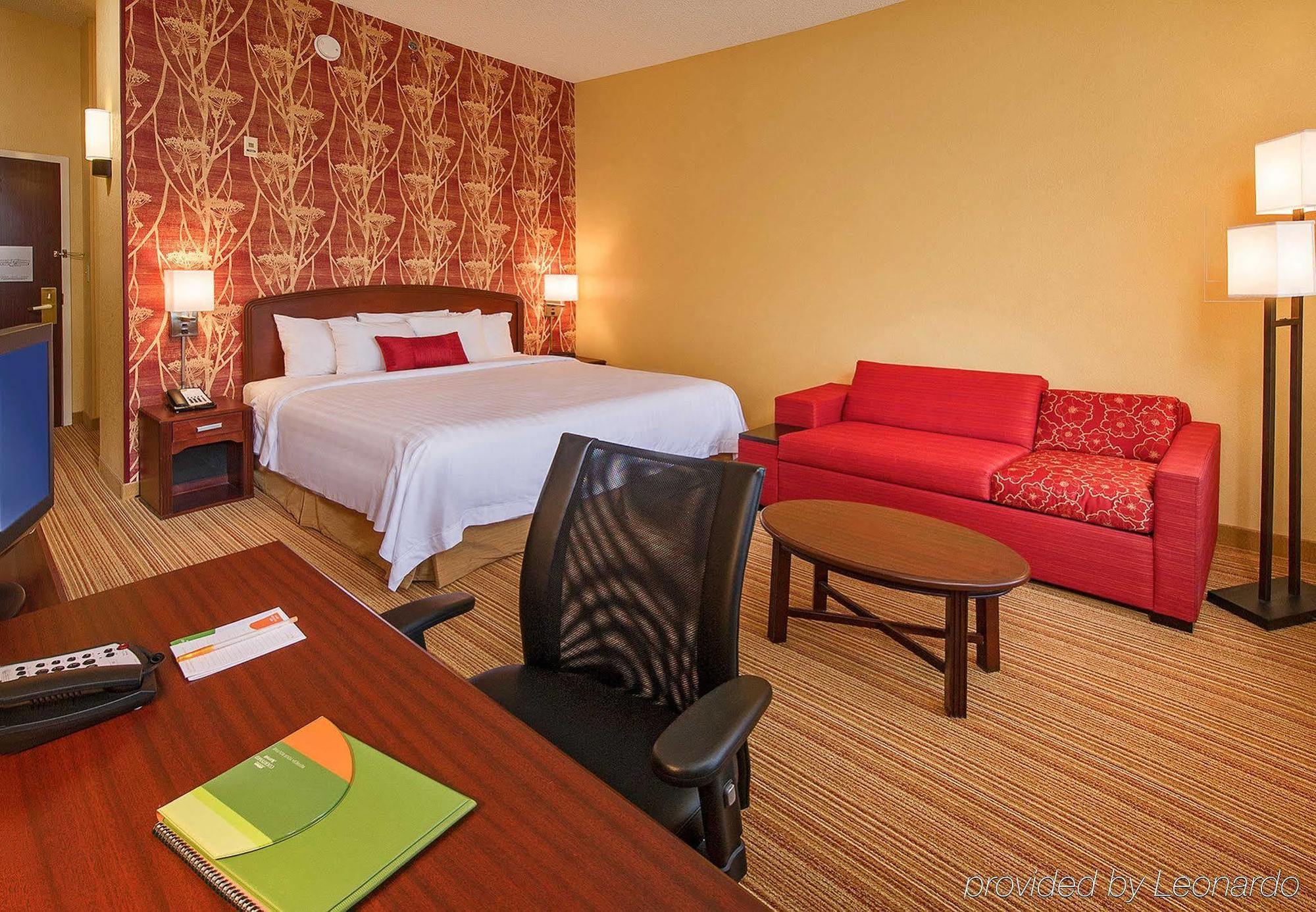 Отель Courtyard By Marriott North Charleston Airport Coliseum Экстерьер фото