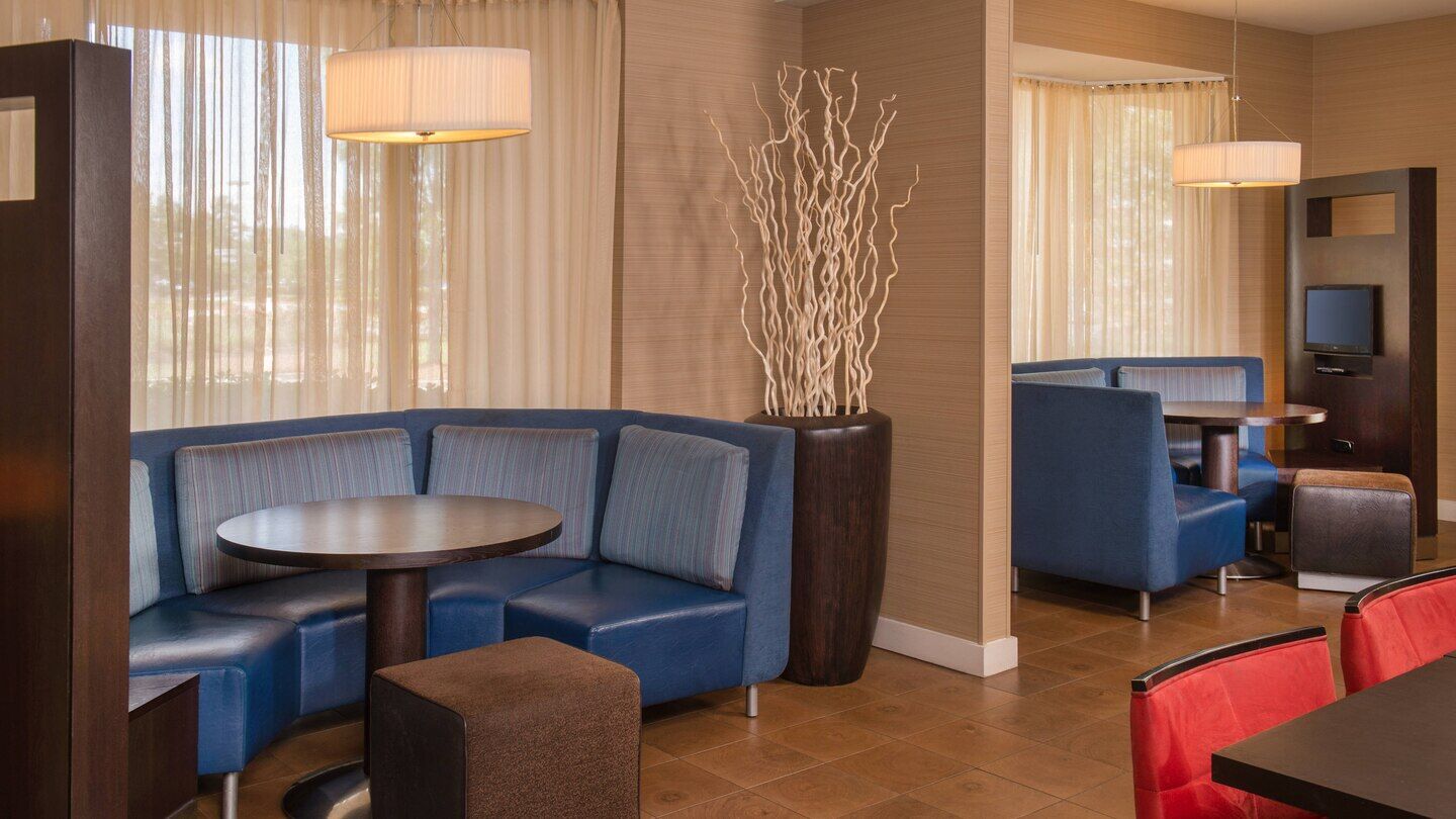 Отель Courtyard By Marriott North Charleston Airport Coliseum Экстерьер фото